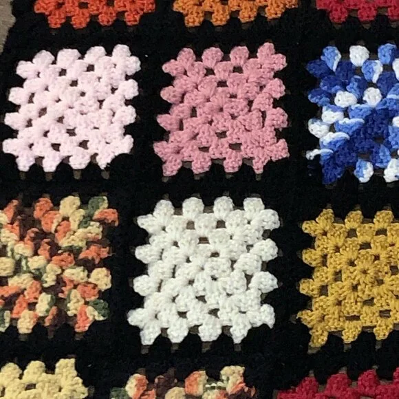 Vtg GRANNY SQUARE AFGHAN Crochet Cottage Core Throw Blanket 66”x43” T100 - Picture 10 of 12